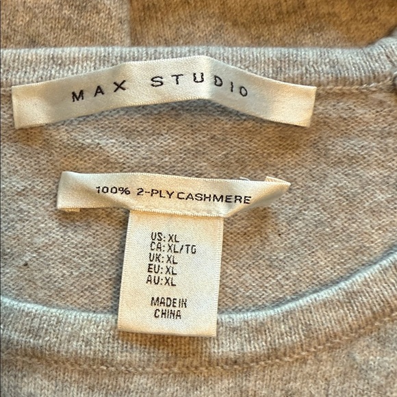 Max Studio - 2 Ply Gray Cashmere Sweater with Elbow Patches - size XL - Picture 3 of 4